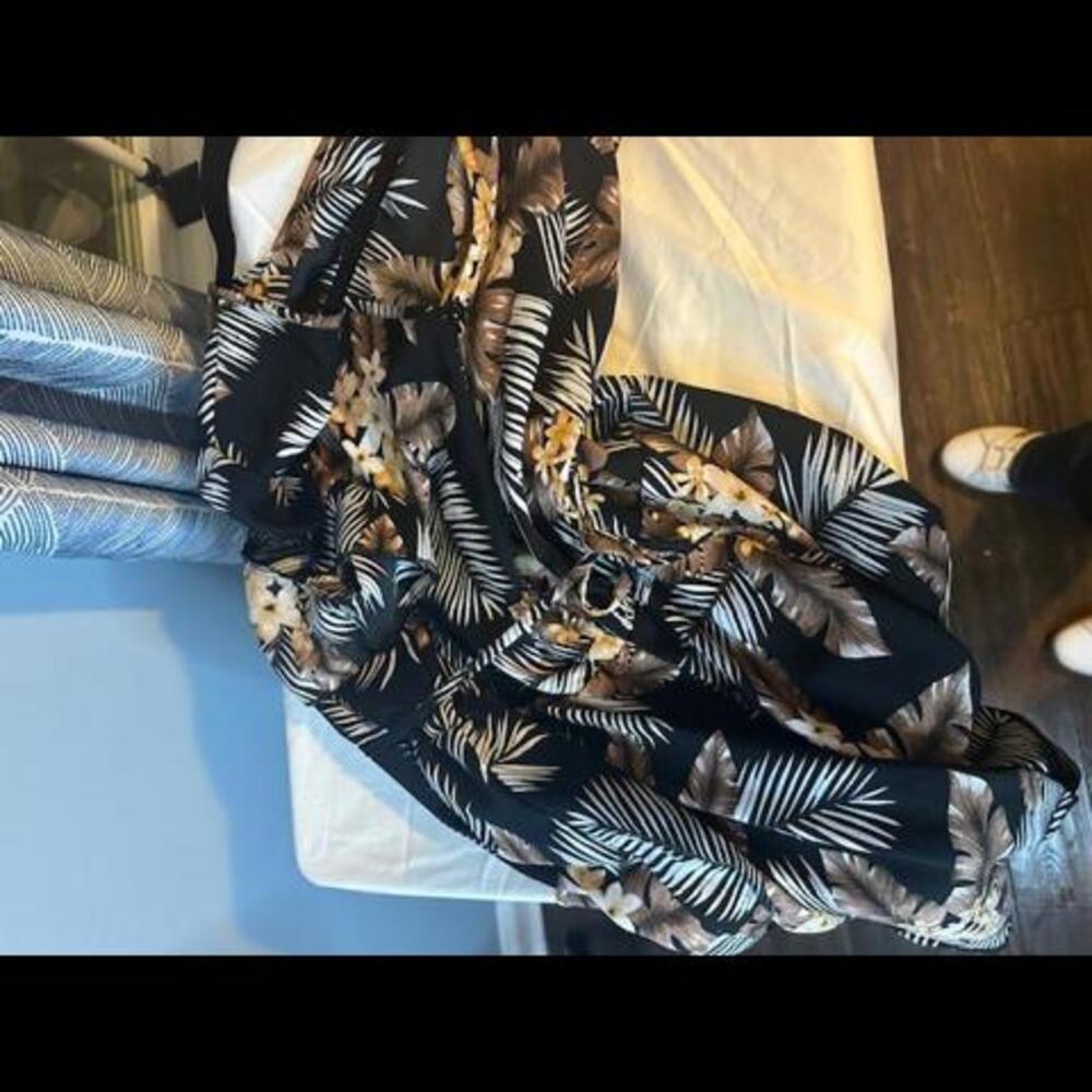 Size 4XL Vacation Ready Romper - Picture 4 of 5